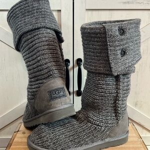 UGG Australia Women's Classic Cardy Sweater-Knit boot Size 8